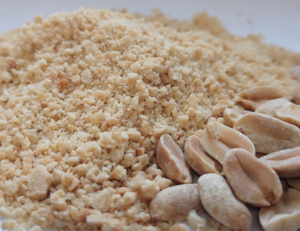 Roasted peanut flour